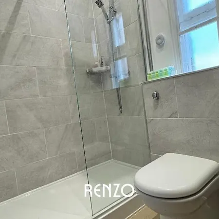 Stylish 2-Bed Apartment In Newark On-Trent By Renzo, Free Parking And Wi-Fi! Exterior photo