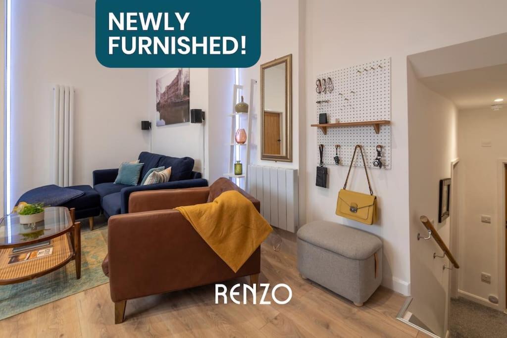 Stylish 2-bed In On-trent By Renzo, Free Parking And Wi-fi! Apartment *