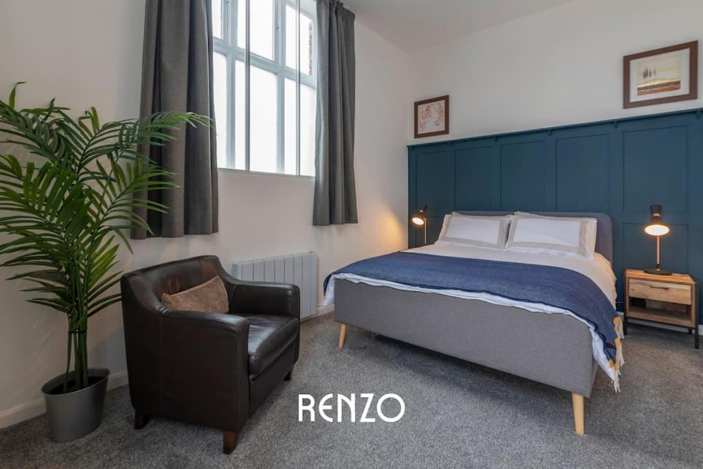 Apartment Stylish 2-bed In On-trent By Renzo, Free Parking And Wi-fi!
