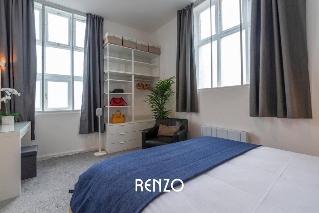 Stylish 2-bed In On-trent By Renzo, Free Parking And Wi-fi!